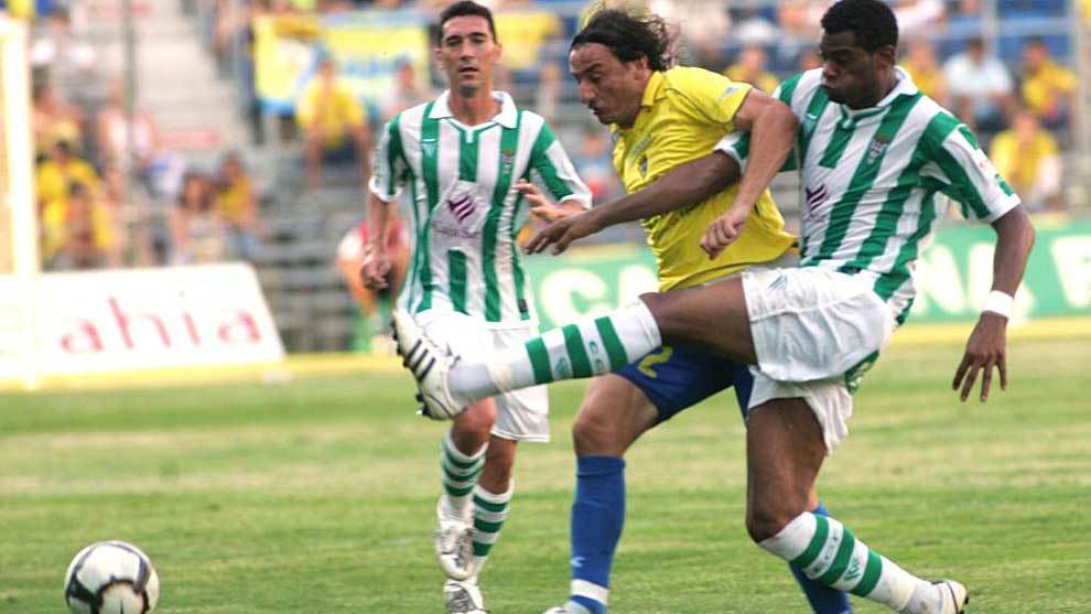 Nhận định soi kèo Cordoba vs Cadiz lúc 1h30 ngày 3/5/2025