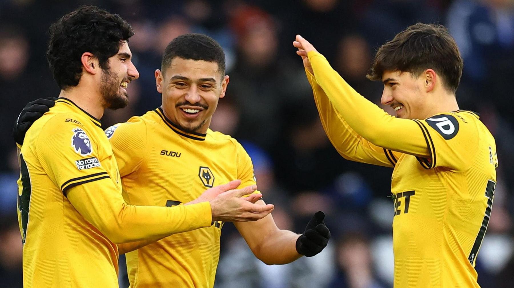 Nhận định soi kèo Wolves vs Leicester lúc 21h00 ngày 26/4/2025